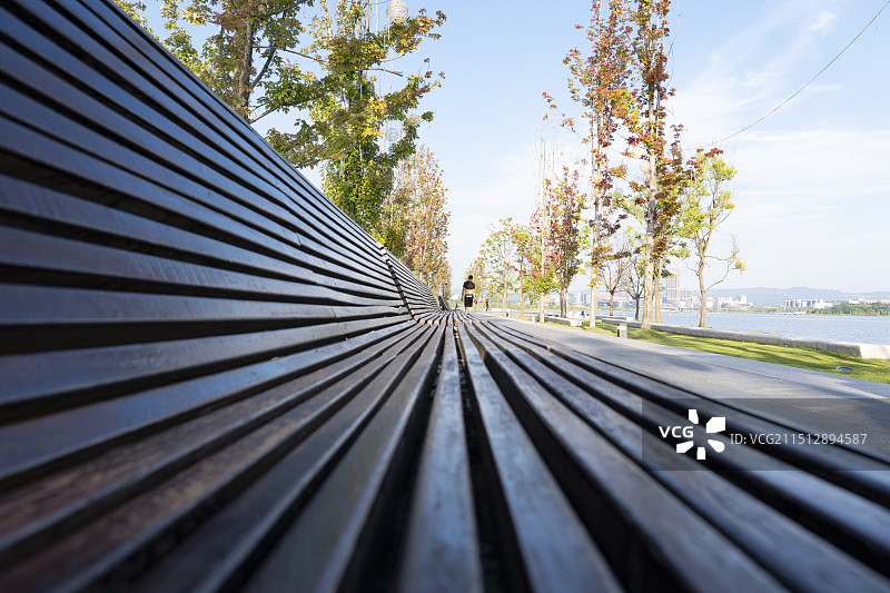 夏日公园长椅图片素材