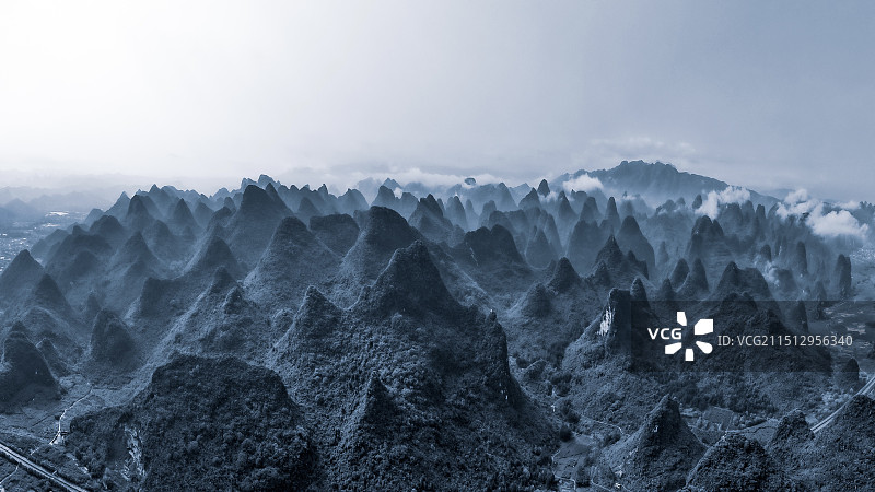 桂林水墨画，万峰林图片素材