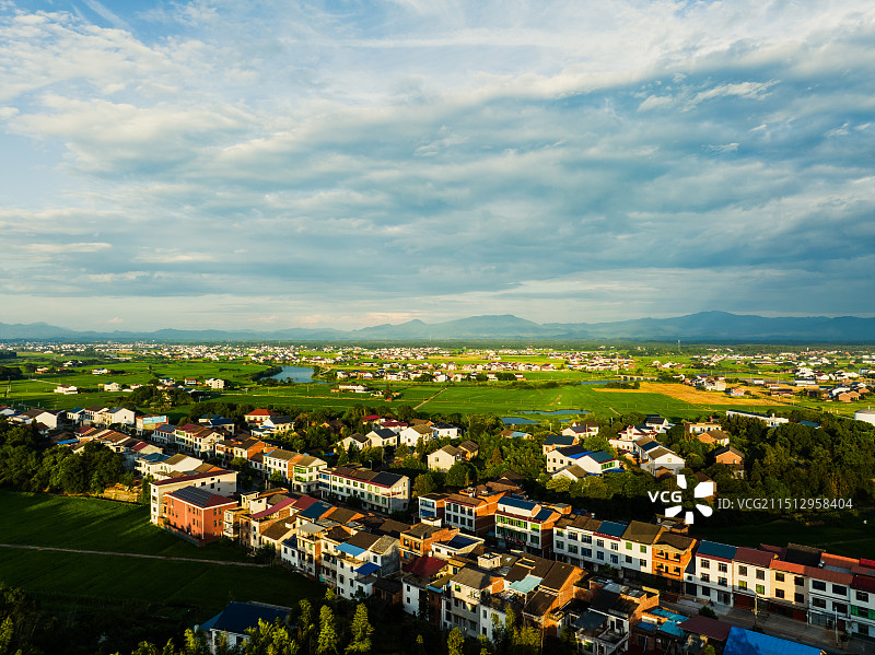 俯瞰天空的城市景观图片素材