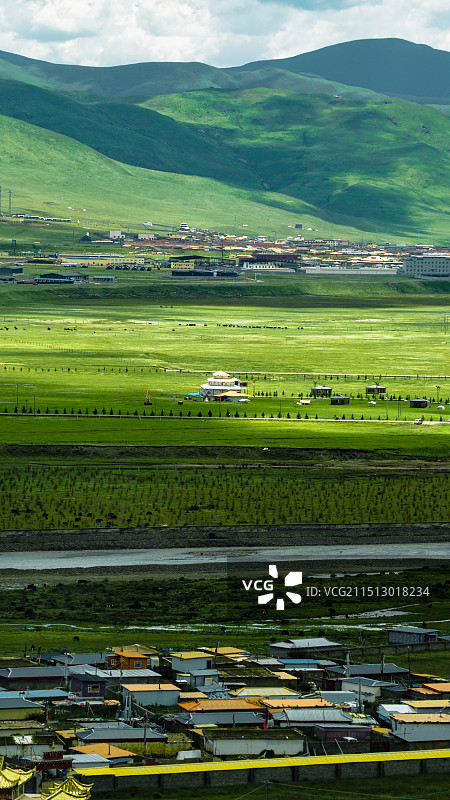 夏季色达金马大草原图片素材