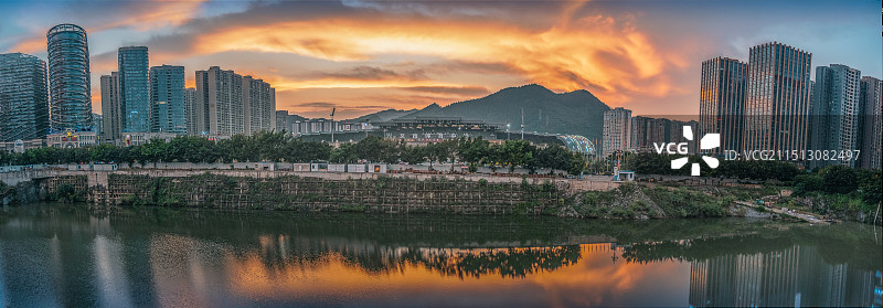 城市落日晚霞图片素材