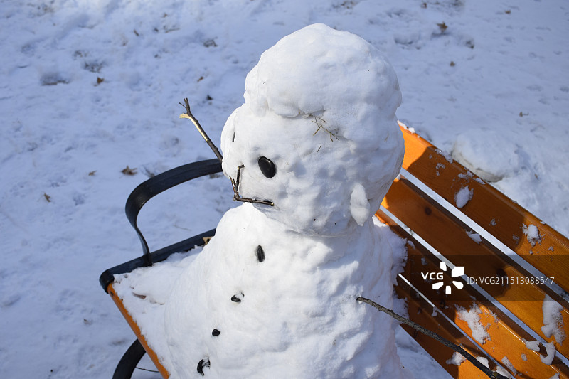椅子上的雪人图片素材