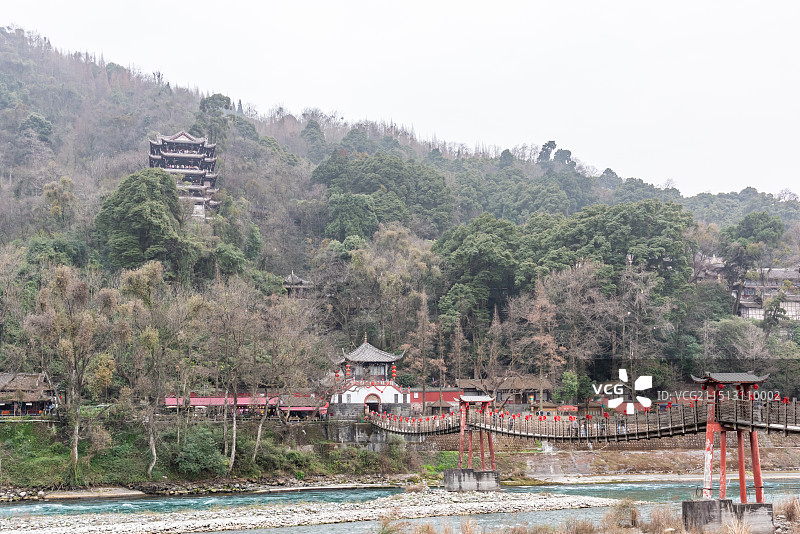 中国四川都江堰景区安澜索桥秦堰楼图片素材