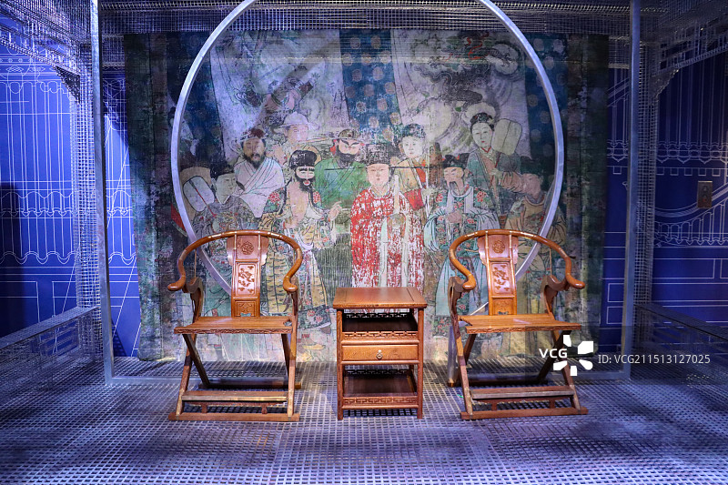 北京大运河博物馆展出的古代红木家具和茶几图片素材