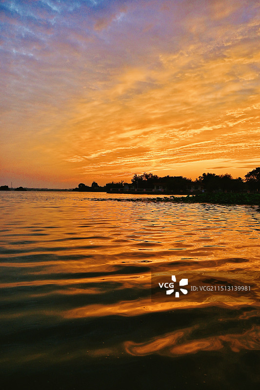 龙湖晨霞图片素材