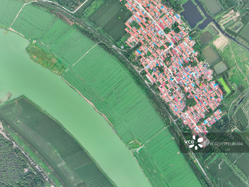 逐水而居华北平原图片素材