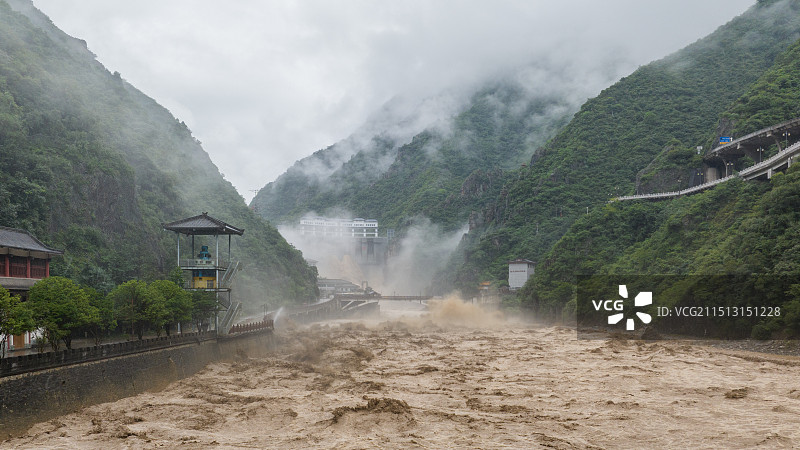 汉中石门水库泄洪图片素材