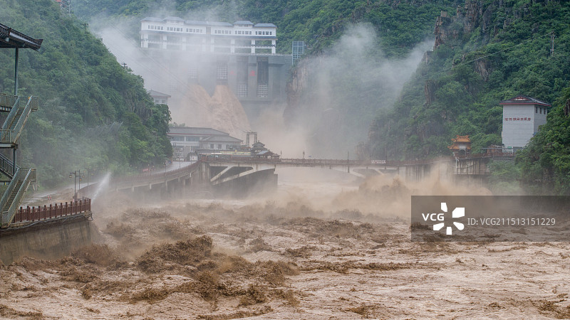 汉中石门水库泄洪图片素材