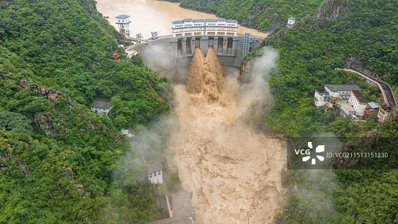 汉中石门水库泄洪图片素材