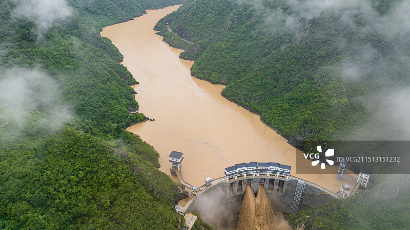 汉中石门水库泄洪图片素材