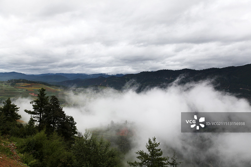 云南香格里拉沿路风光图片素材
