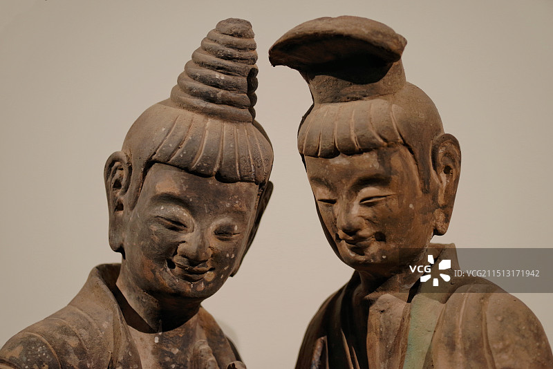 泥塑螺髻梵王与菩萨立像 北魏 临摹品麦积山第121窟 摄于常州博物馆“东方微笑——麦积山石窟艺术展”图片素材