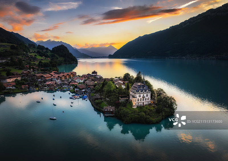 瑞士伊萨尔特瓦尔德小镇城堡 爱的迫降取景地 Iseltwald图片素材