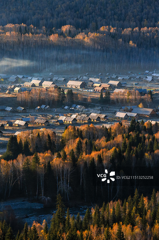 新疆阿勒泰地区禾木图片素材