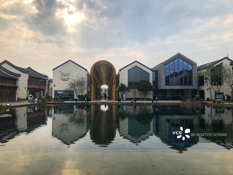 春日午后的杭州余杭梦想小镇图片素材