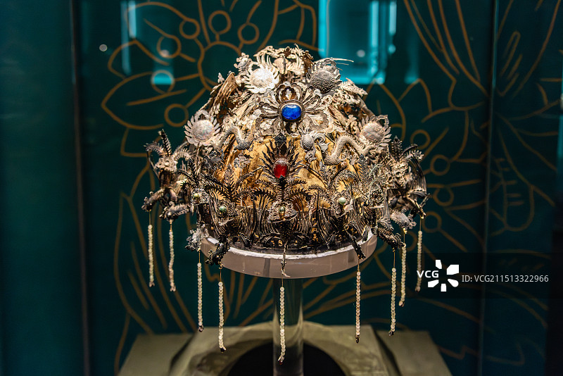 清代一品诰命凤冠图片素材