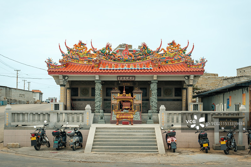 泉州石狮观音山海岸的沙堤天后宫（闽南风格传送庙宇）图片素材