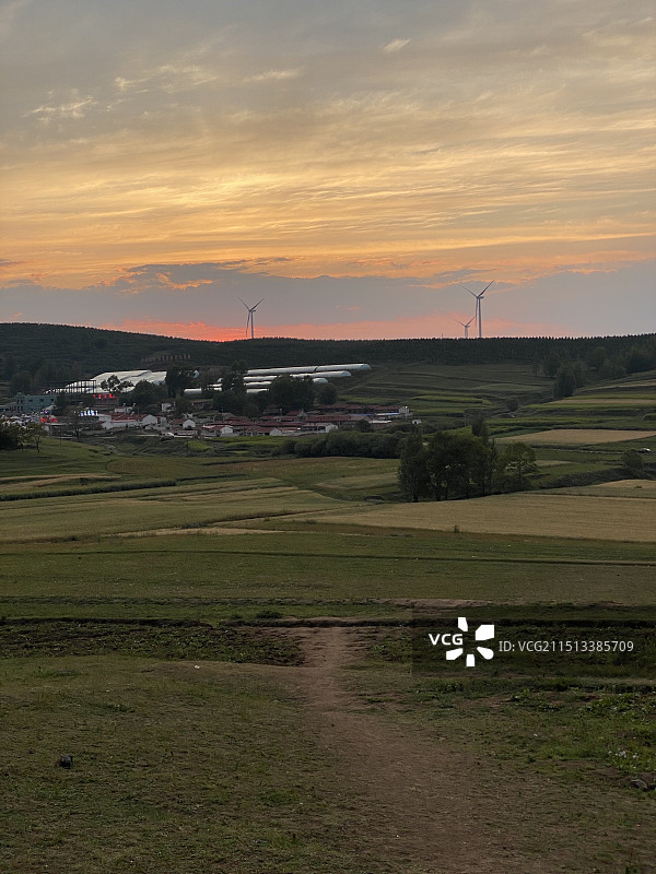 张家口草原天路日落晚霞图片素材