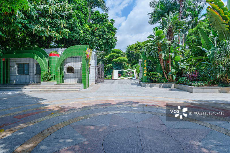 广西南宁市人民公园荫生植物园大门建筑图片素材