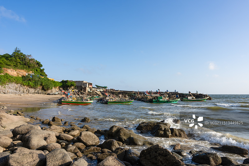 海边休渔期的小渔村景观图片素材