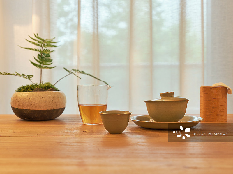 民宿酒店窗前中式茶桌图片素材