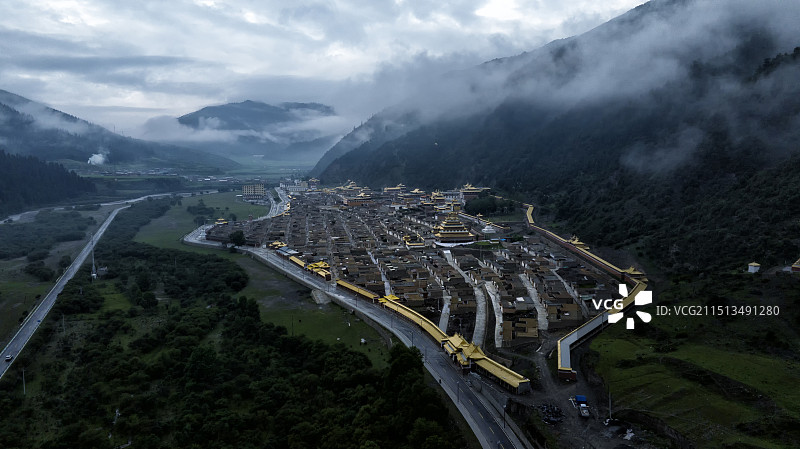 甘南卓尼县百年藏寨图片素材