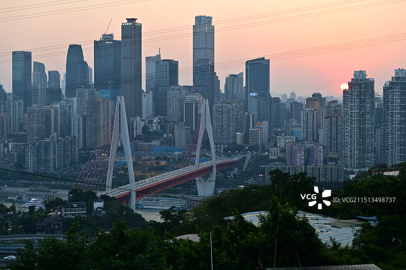重庆市东水门长江大桥及渝中半岛城市风光图片素材