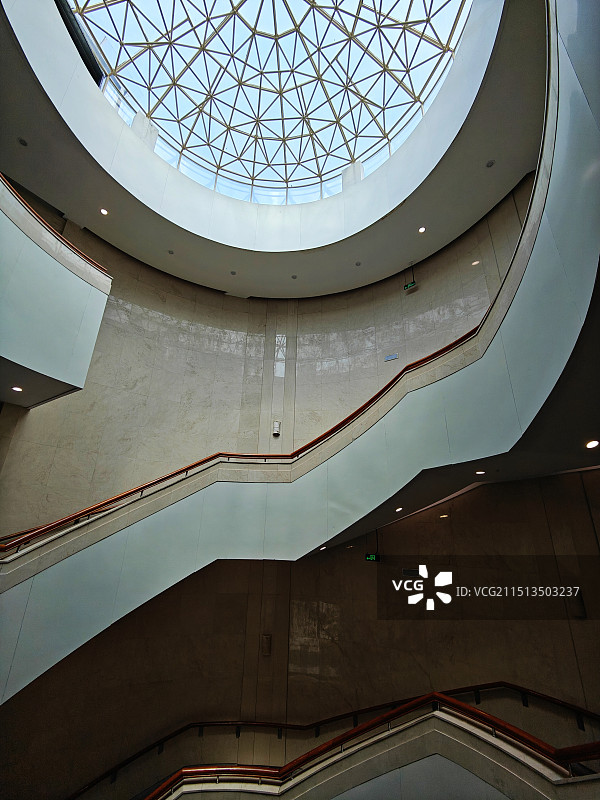 临平博物馆的旋转楼梯图片素材