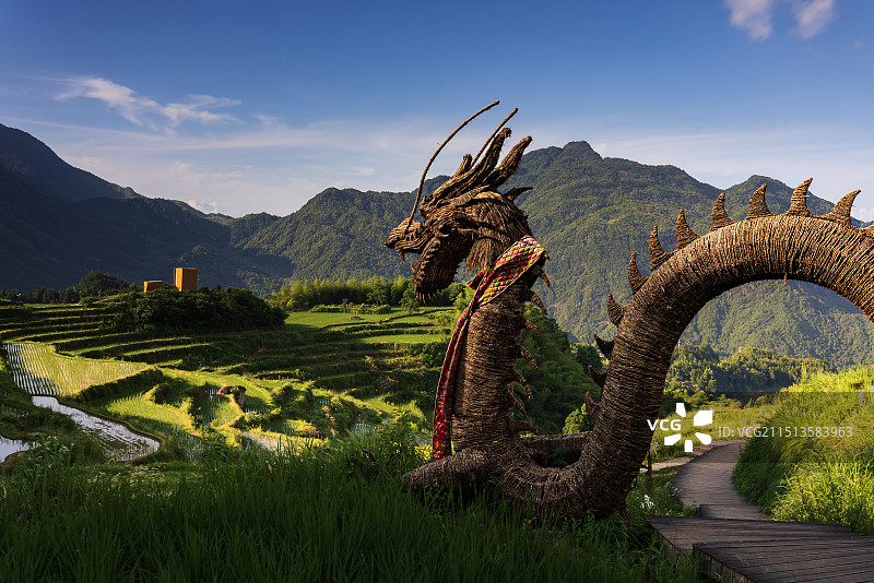 龙行云环图片素材