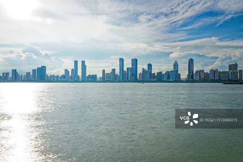 南昌赣江河畔建筑物风景图片素材