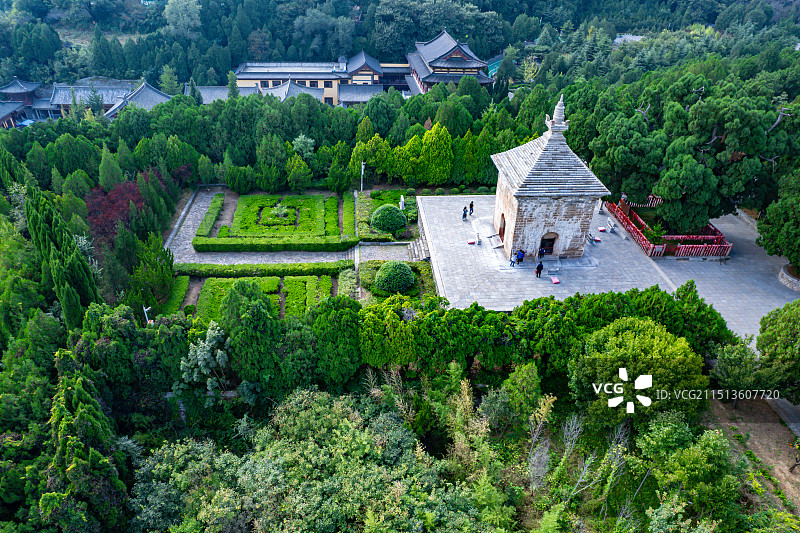 济南四门塔是中国现存唯一的隋代石塔，济南灵岩寺墓塔林和四门塔作为《黑神话：悟空》取景地在游戏中图片素材