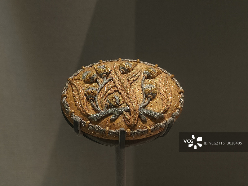 成都博物馆“风华万象”展出的西方20世纪晚宴包时尚设计图片素材