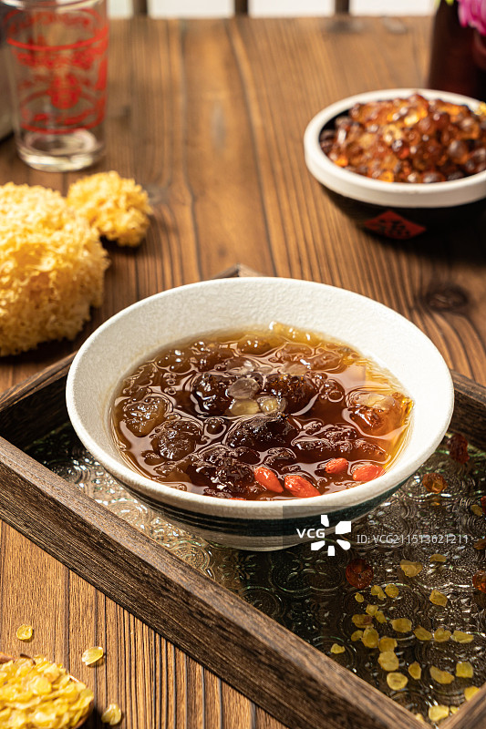 古早桃胶银耳皂角米羹中式糖水图片素材