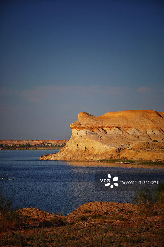 新疆阿勒泰福海县“乌伦古湖”景区的雅丹霞地貌景观图片素材