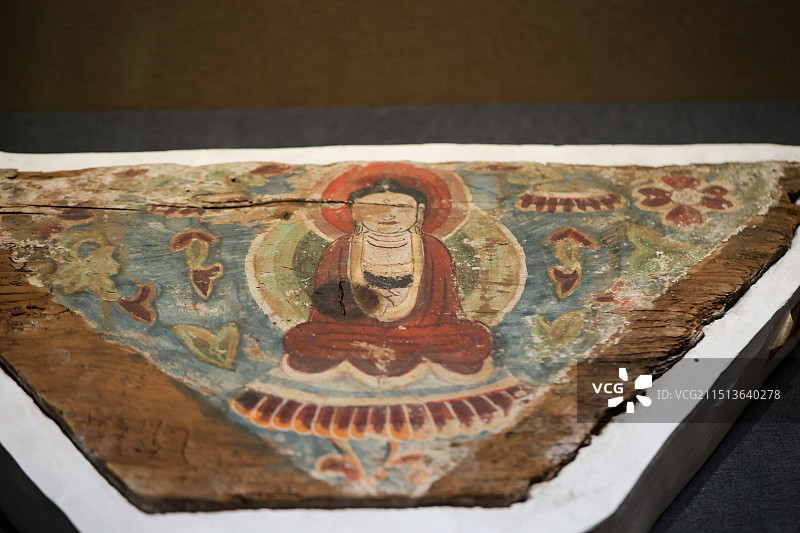 中国考古博物馆四层展览木板千佛画宋元时期图片素材