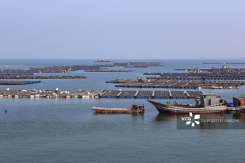 海上的小渔船图片素材