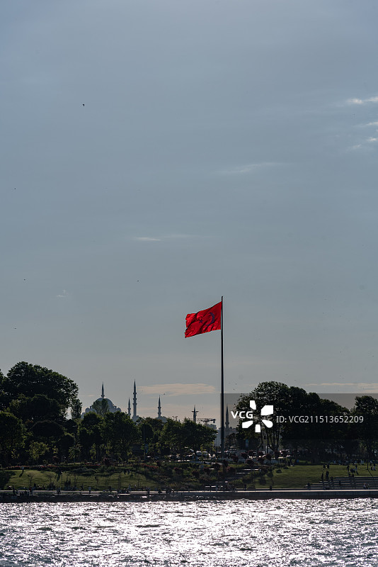 土耳其伊斯坦布尔-土耳其国旗图片素材