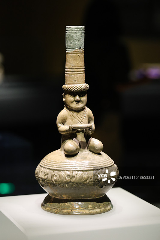 青釉人物瓷瓶西晋河南偃师杏园魏晋墓地图片素材