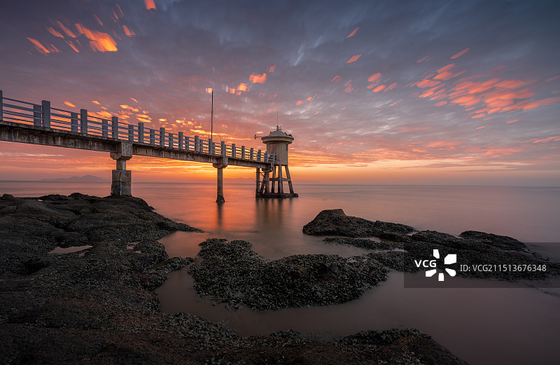 珠海淇澳水纹塔朝霞图片素材