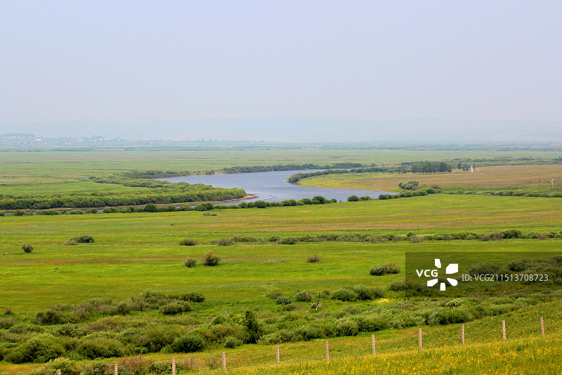 阿尔山市火车站和郊外美景长焦特写图片素材