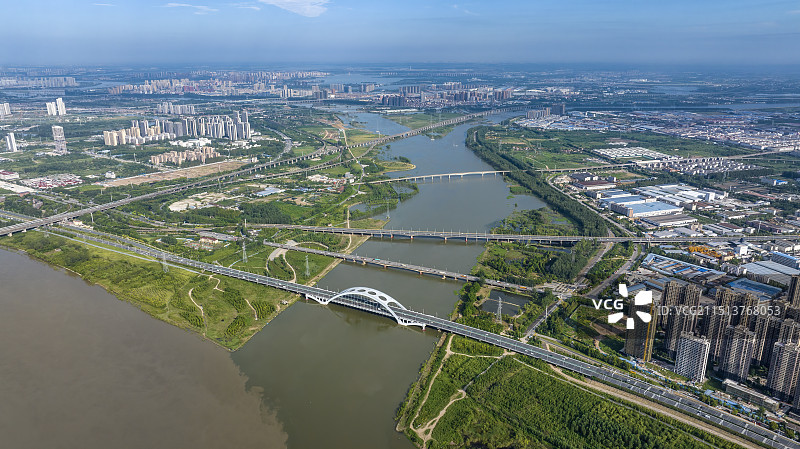 航拍武汉长江新区武湖段城市风光图片素材