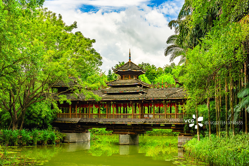广西柳州园博园少数民族风雨桥图片素材
