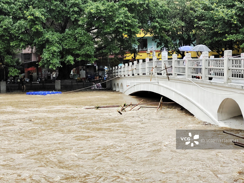 8.21广州天河暴雨图片素材