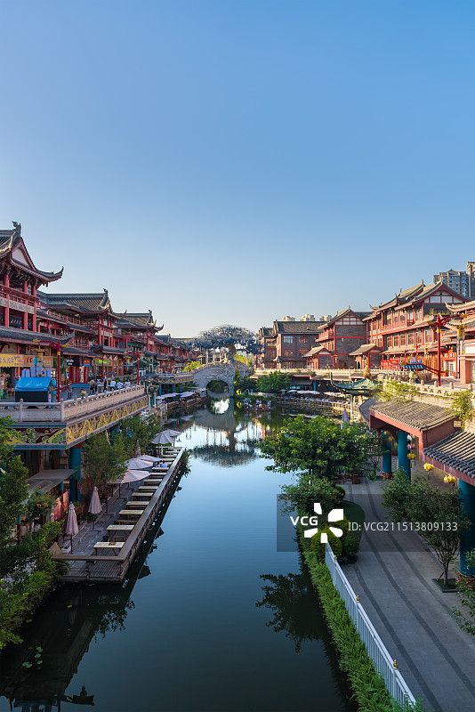 苏东坡故里四川眉山东坡印象水街城市风光白昼图片素材