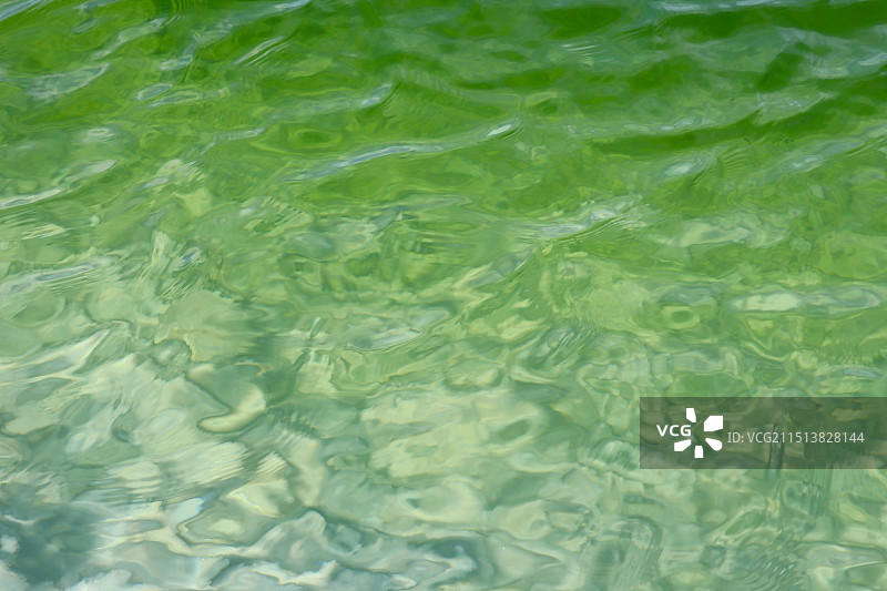 青海翡翠湖/水上雅丹图片素材