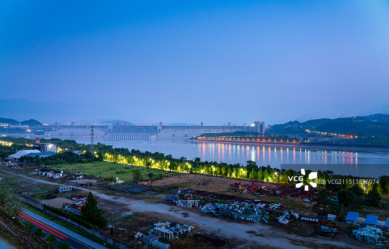 中国宜昌三峡大坝水电站清晨日出蓝色天空自然风光图片素材
