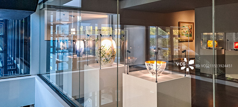 杭州赵无极画展展厅一角图片素材