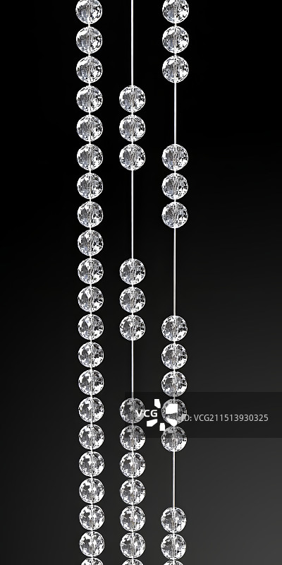 白色透明水晶珠帘在黑色渐变背景图片素材