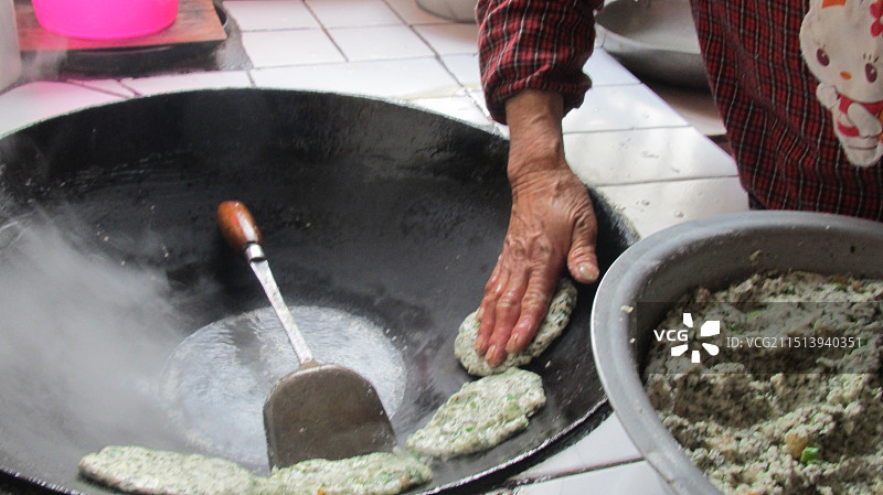 制作六安美食蒿子粑粑图片素材