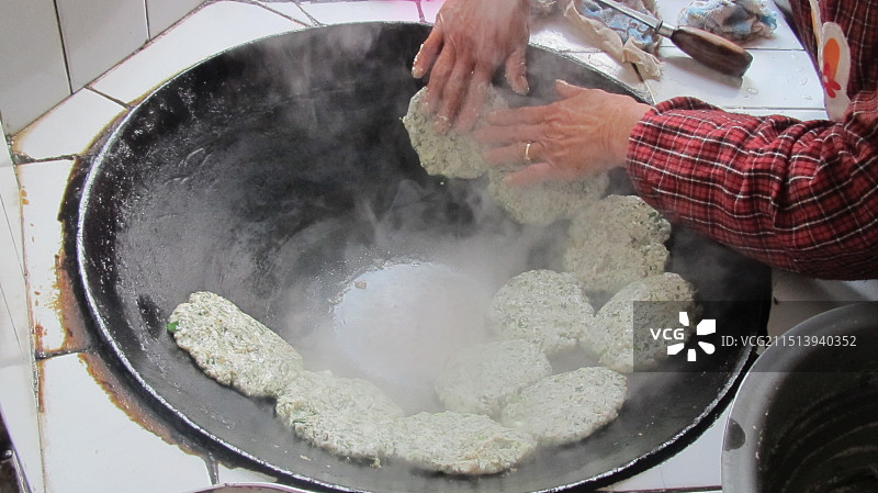 制作六安美食蒿子粑粑图片素材